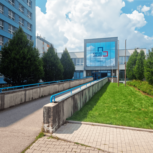 urgent_title-min Nemocnice - hlavní vchod
