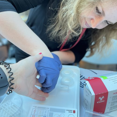 MicrosoftTeams-image (74) Na Dni zdraví určí vaši krevní skupinu a budou i líčit jako ve filmu