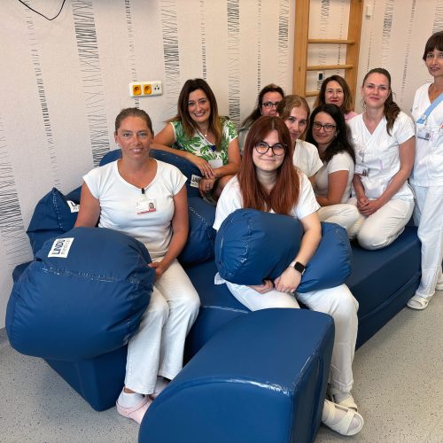 Porodnicky gauc_1 Maminky mají nově možnost rodit na gauči