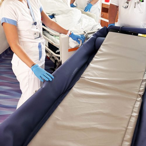 sprch_luzko sprchovací lůžko